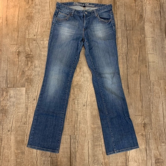 Women's Gap Premium Bootcut Jean - Picture 2 of 4